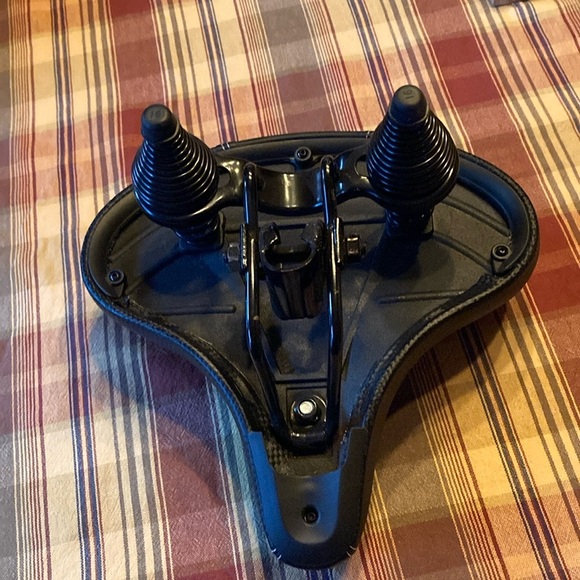 Bikeroo comfort bike saddle black kit included - Picture 2 of 6